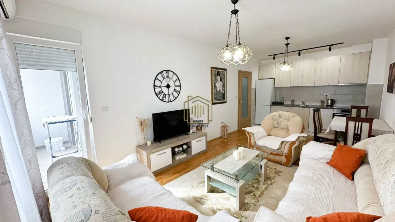 Izdavanje, dvosoban stan, 66m², Stari Aerodrom, Podgorica