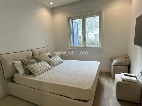Prodaja, jednosoban stan, 87m², Tivat, Crna Gora - image 12