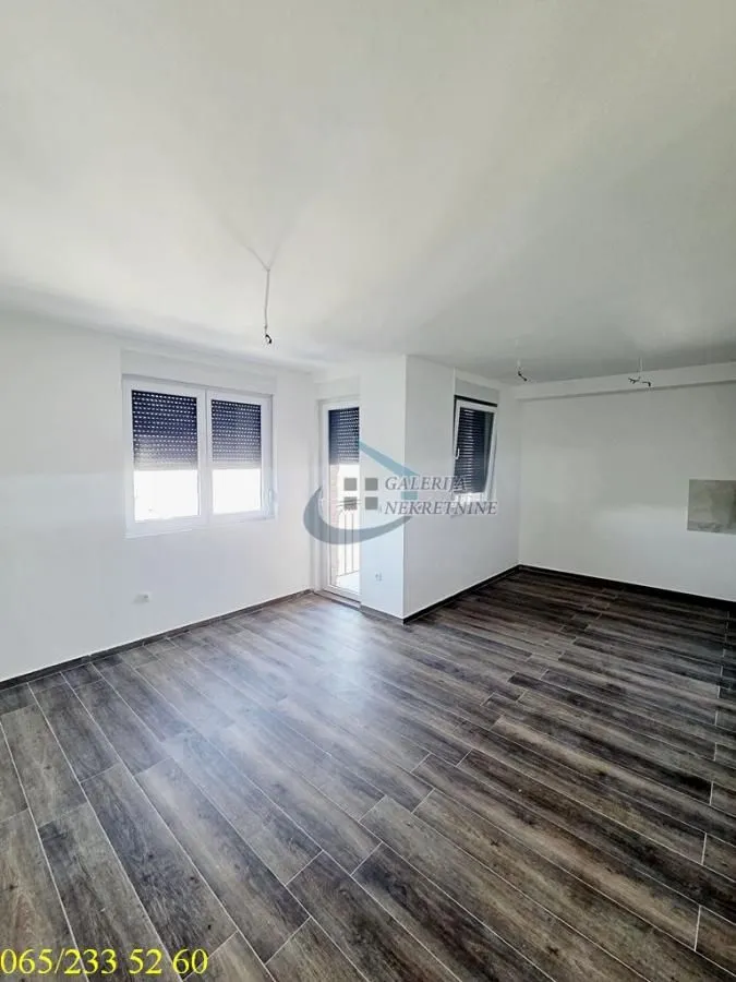 Prodaja, dvosoban stan, 53m², Centar, Inđija