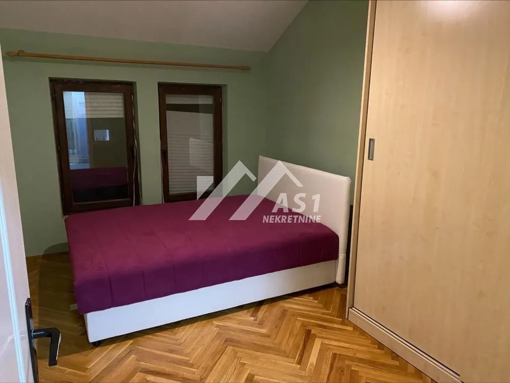 Izdavanje, četvorosoban stan, 100m², Bulevar Evrope, Novi Sad Sve Podlokacije