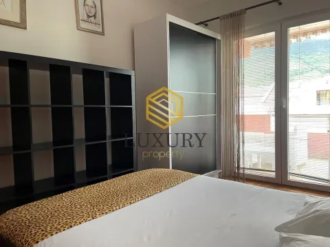 Rent, one bedroom apartment, 84m², Centar, Tivat - image 11