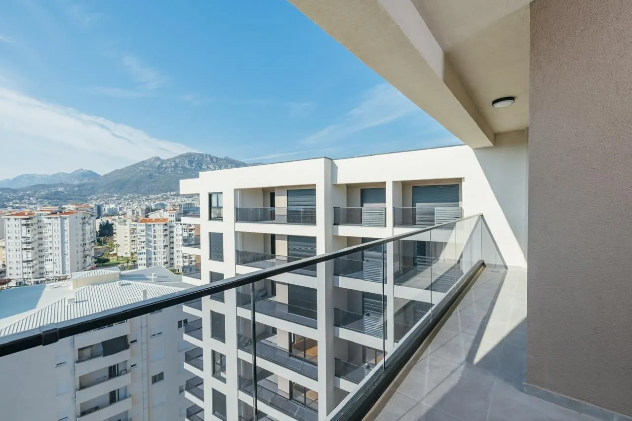 Sale, three bedroom apartment, 128m², Centar, Bar