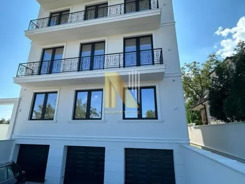 Izdavanje, četvorosoban stan, 116m², Novi Sad, Srbija - image 18