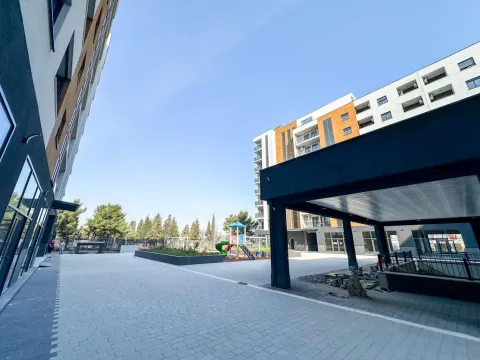 Rent, office space, 105m², Stari Aerodrom, Podgorica - image 4