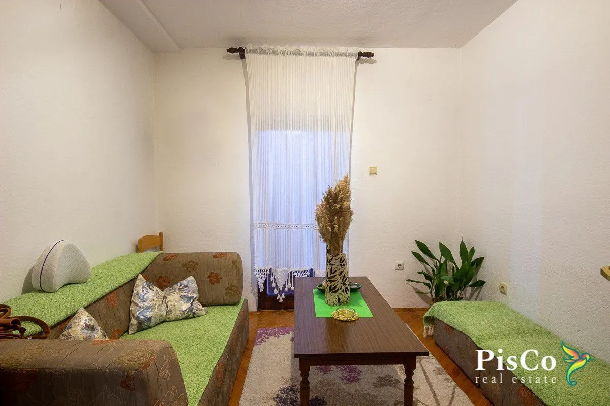 Prodaja, kuća, 400m², Stara Varoš, Podgorica
