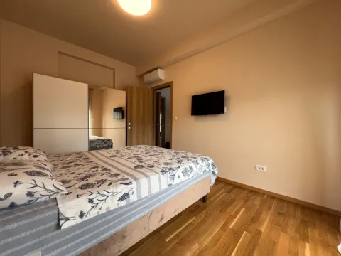 Izdavanje, dvosoban stan, 76m², Dalmatinska ulica, Podgorica - image 6