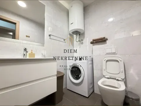 Izdavanje, dvosoban stan, 72m², Master Kvart, Podgorica - image 9