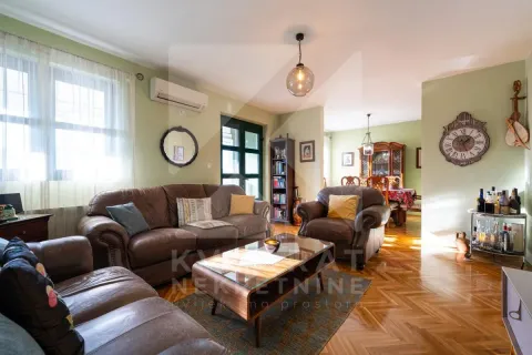 Prodaja, trosoban stan, 101m², Centar, Podgorica - image 2
