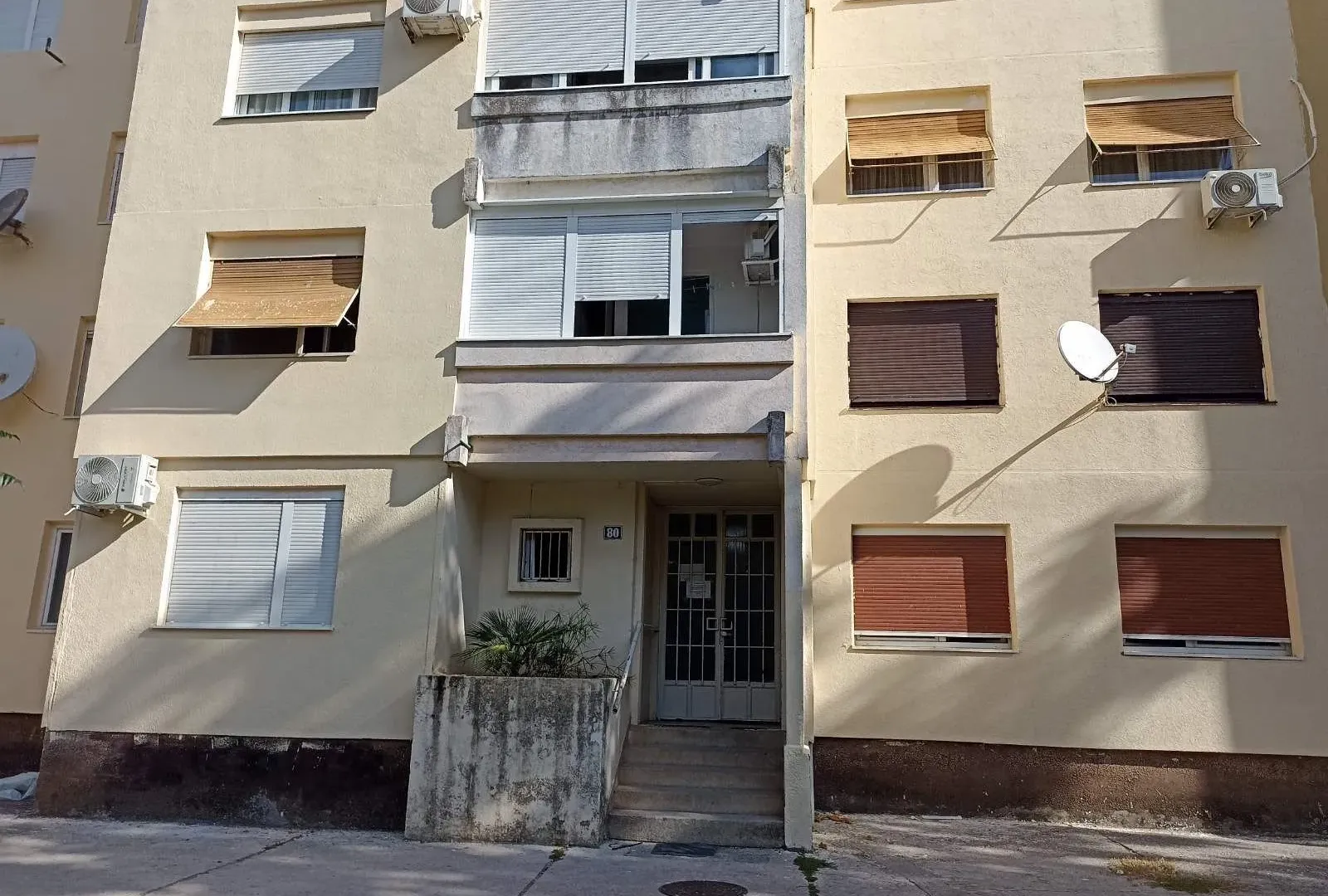 Prodaja, garsonjera, 24m², Gintaš, Podgorica