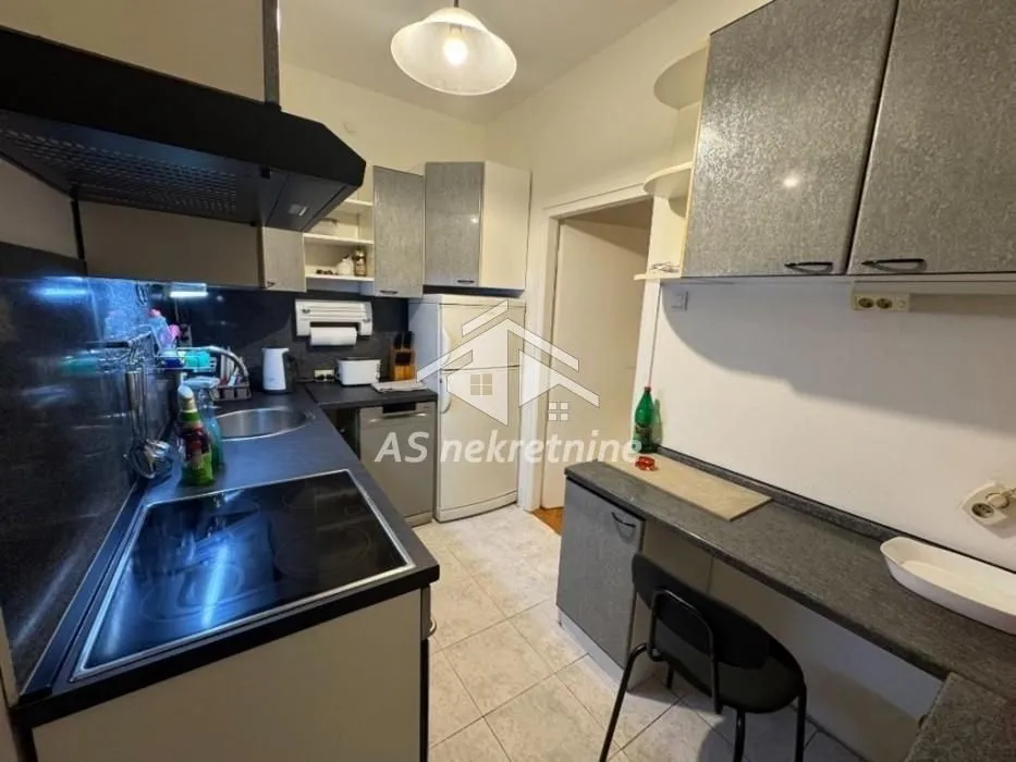 Izdavanje, četvorosoban stan, 79m², Autokomanda, Voždovac Sve Podlokacije