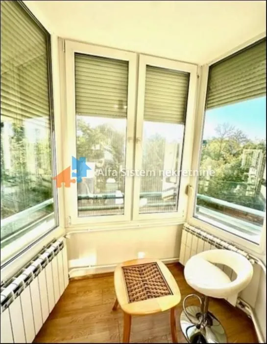 Izdavanje, trosoban stan, 80m², Stari Grad, Beograd