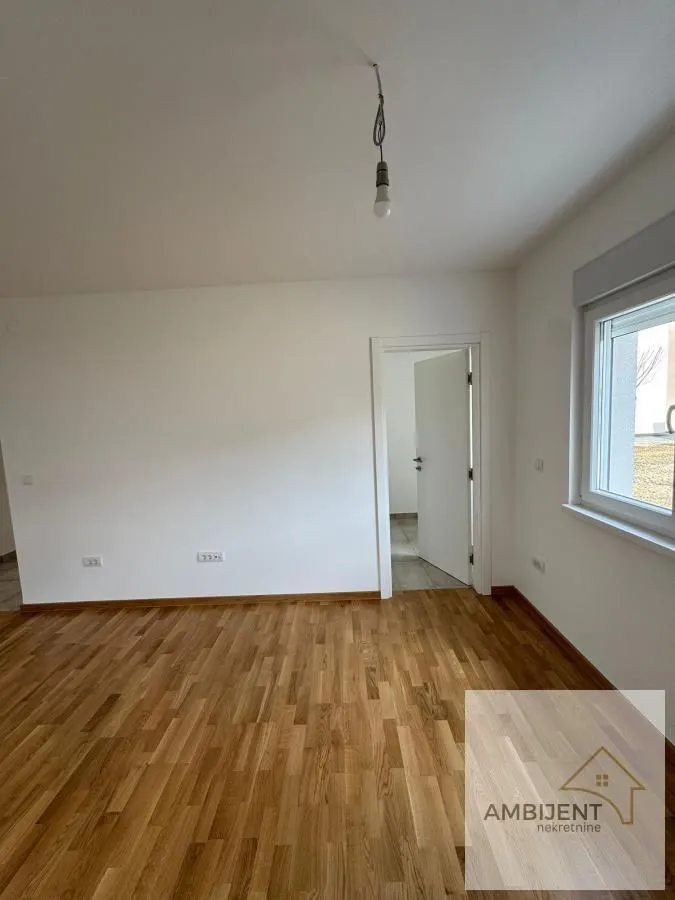 Izdavanje, dvosoban stan, 40m², Ledine, Beograd