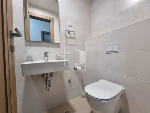 Izdavanje, dvosoban stan, 69m², Master Kvart, Podgorica - image 17