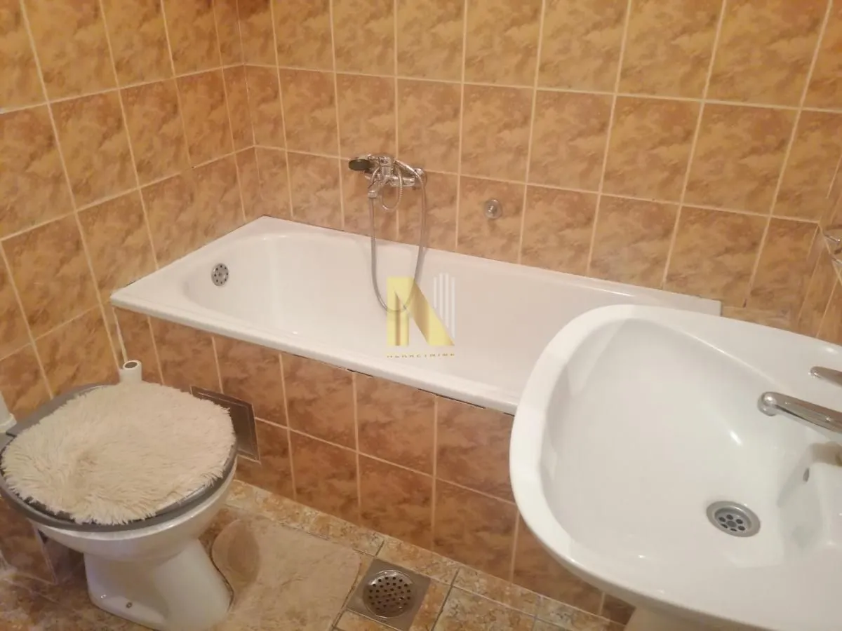 Izdavanje, dvosoban stan, 41m², Bulevar Oslobodjenja, Novi Sad Sve Podlokacije