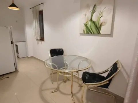 Rent, one bedroom apartment, 55m², Budva, Crna Gora - image 7