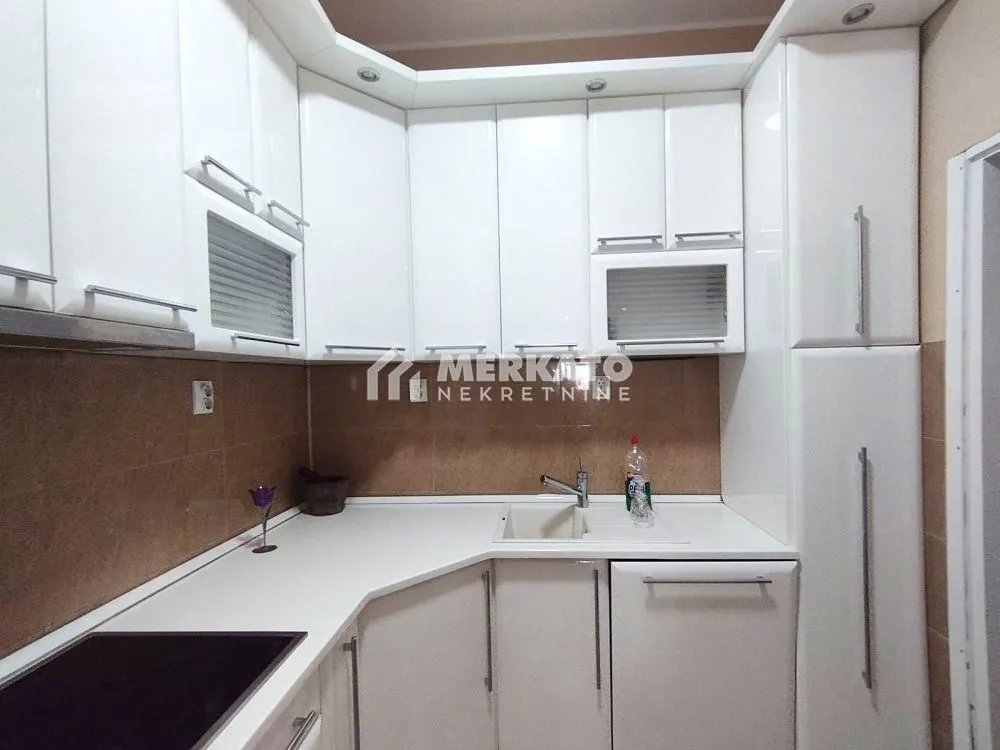 Izdavanje, dvosoban stan, 67m², Centar, Zrenjanin