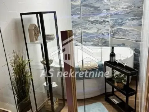 Izdavanje, stan, 45m², Senjak, Beograd - image 18