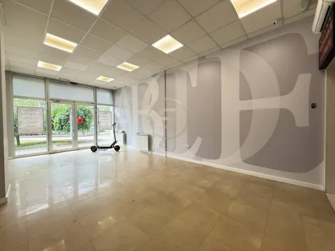 Izdavanje, poslovni prostor, 226m², Bulevar Oslobodjenja, Novi Sad Sve Podlokacije - image 13