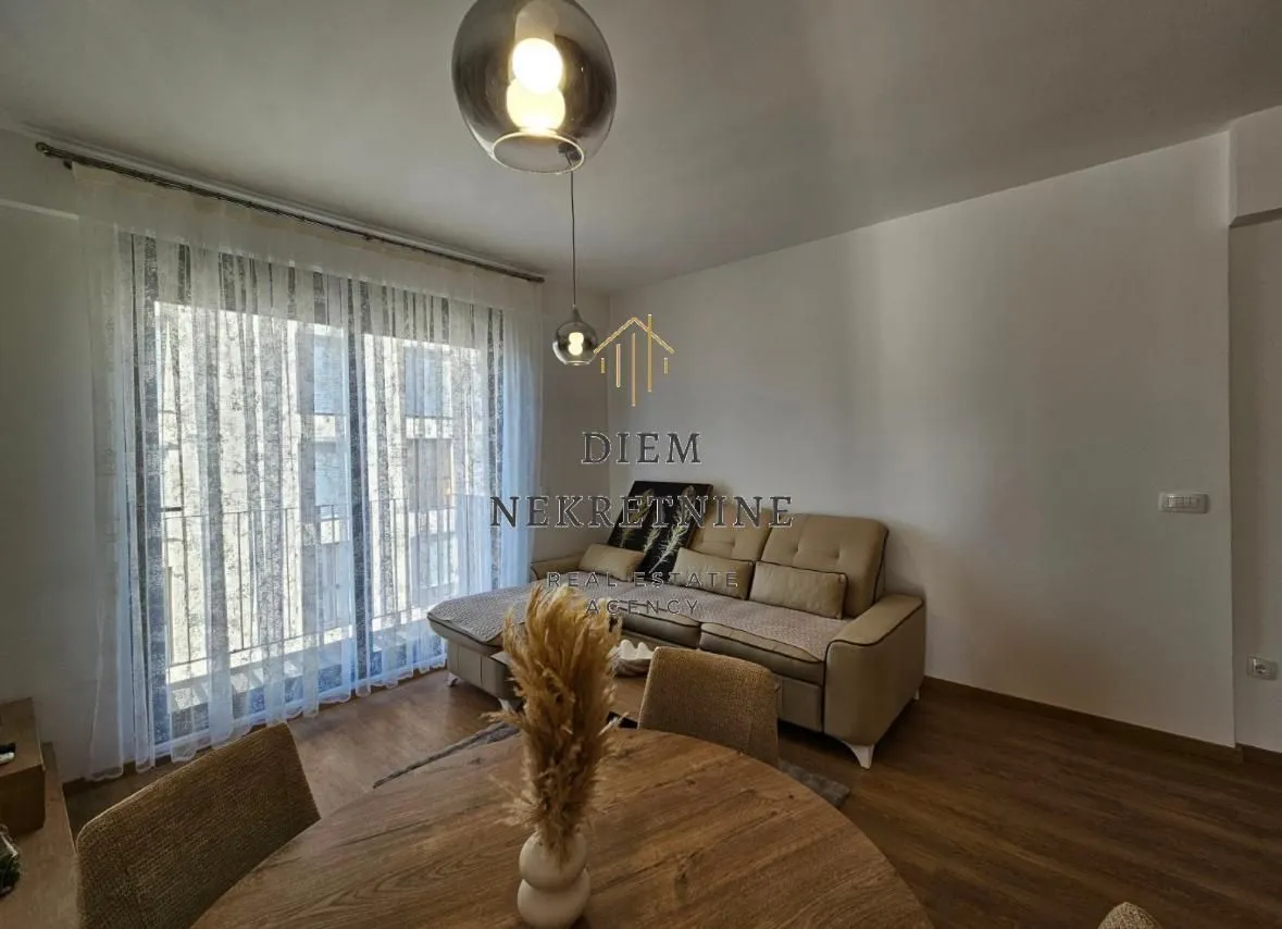 Rent, two bedroom apartment, 55m², Centar, Bar