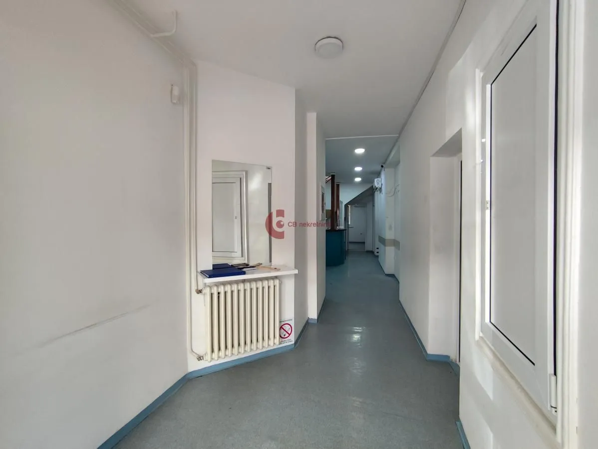 Rent, office space, 320m², Centar, Subotica