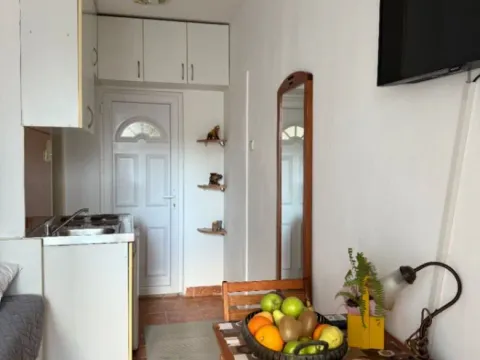 Izdavanje, garsonjera, 22m², Rozino, Budva - image 3