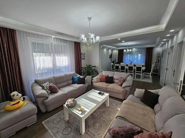 Prodaja, kuća, 200m², Centar, Loznica