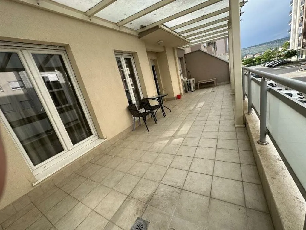 Izdavanje, dvosoban stan, 80m², City Kvart, Podgorica