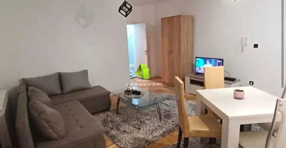 Izdavanje, dvosoban stan, 45m², Medijana, Niš