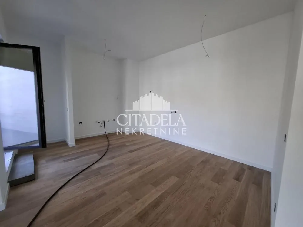 Prodaja, četvorosoban stan, 131m², Čukarica, Beograd