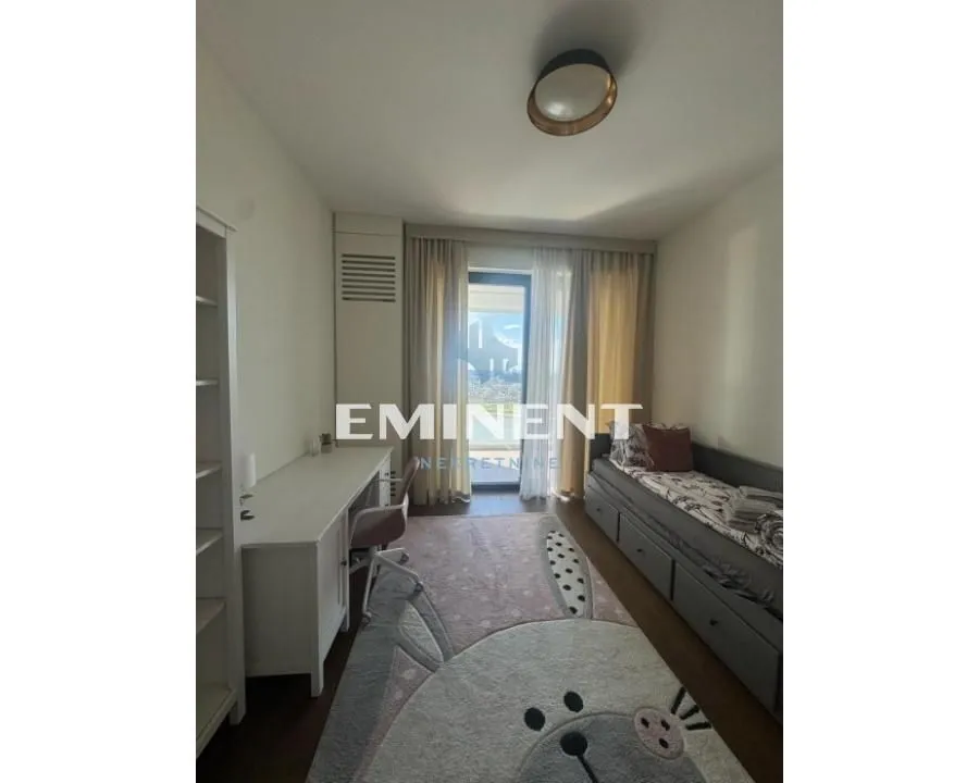Rent, four bedroom apartment, 140m², Savski Venac, Beograd