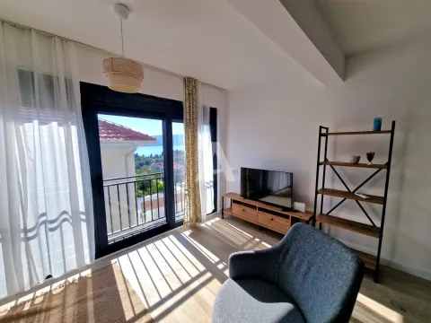 Izdavanje, stan, 101m2, Tivat Izdavanje, stan, 101m2, Tivat