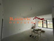 Izdavanje, poslovni prostor, 234m², Vrbas, Novi Sad - image 4