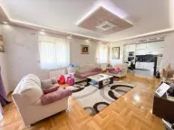 Prodaja, kuća, 180m², Gornja Gorica, Podgorica - image 4