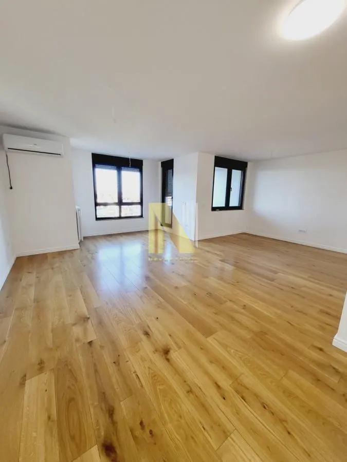 Prodaja, četvorosoban stan, 170m², Grbavica, Novi Sad Sve Podlokacije