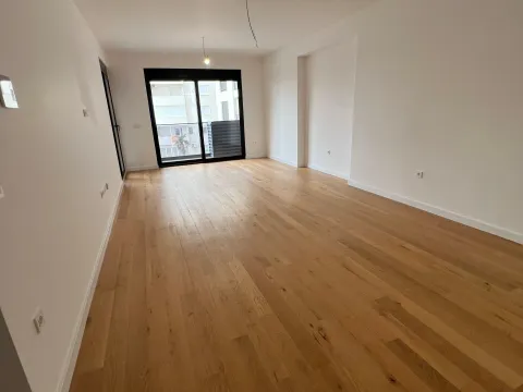 Rent, one bedroom apartment, 72m², Centar, Bar - image 2