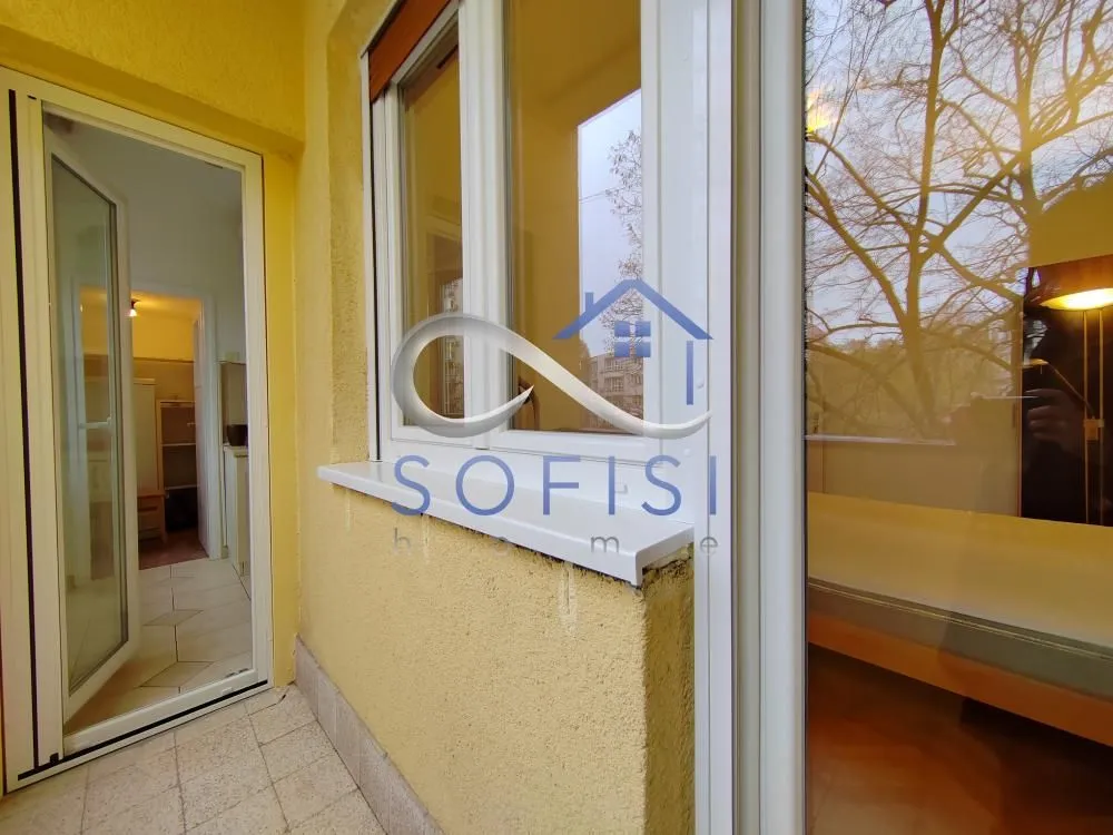 Izdavanje, dvosoban stan, 49m², Centar, Novi Sad