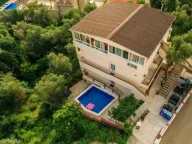 Prodaja,  ugostiteljski objekat, 450m2, Bečići, Budva