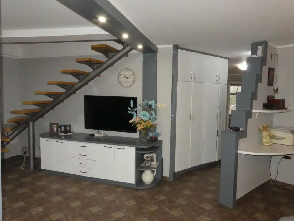 Prodaja, kuća, 220m², Centar, Jagodina