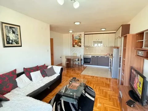 Rent, two bedroom apartment, 60m², City Kvart, Podgorica - image 2
