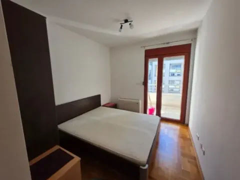 Izdavanje, jednosoban stan, 40m², Pobrežje, Podgorica - image 8