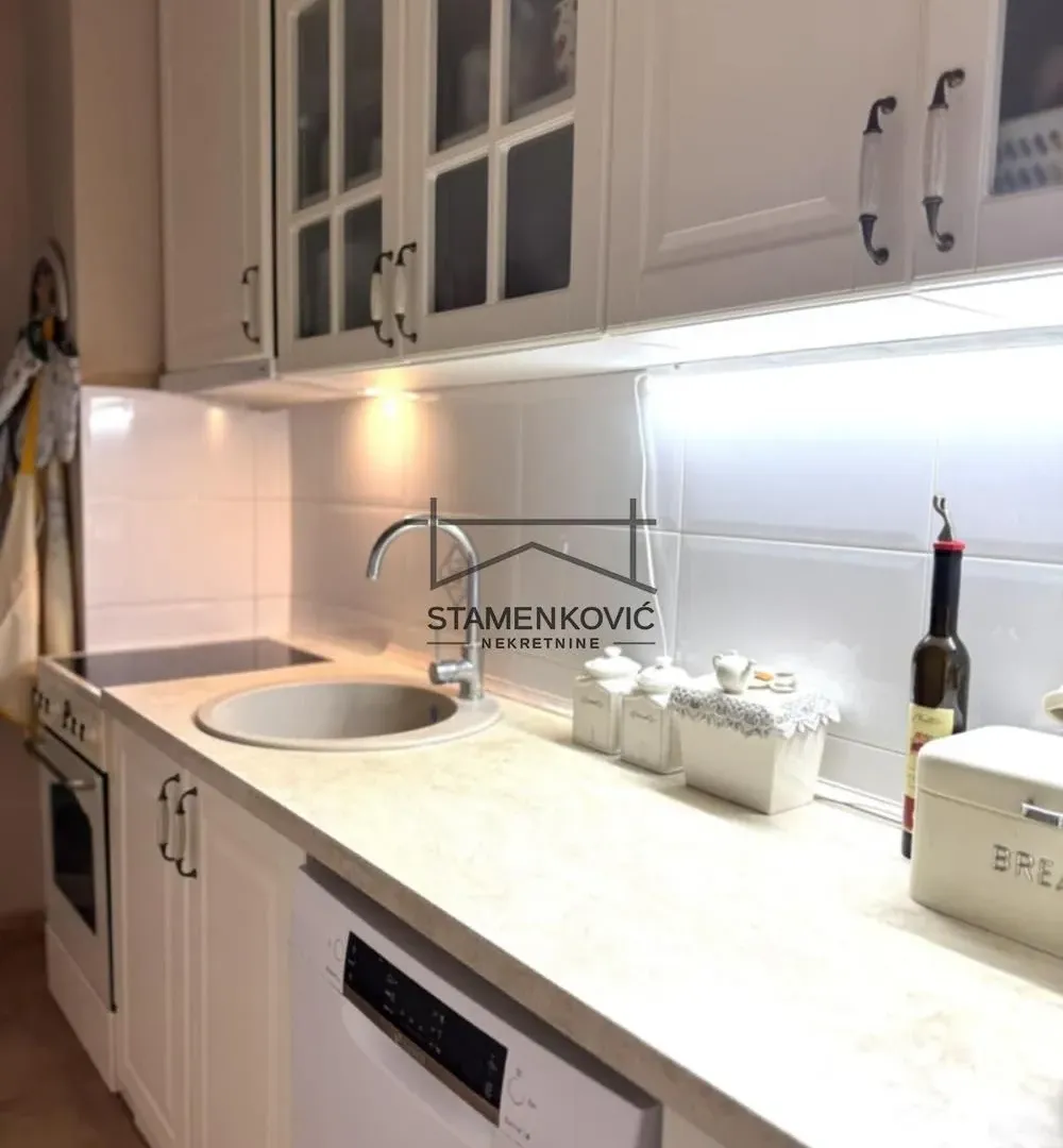 Prodaja, trosoban stan, 70m², Rotkvarija, Novi Sad Sve Podlokacije