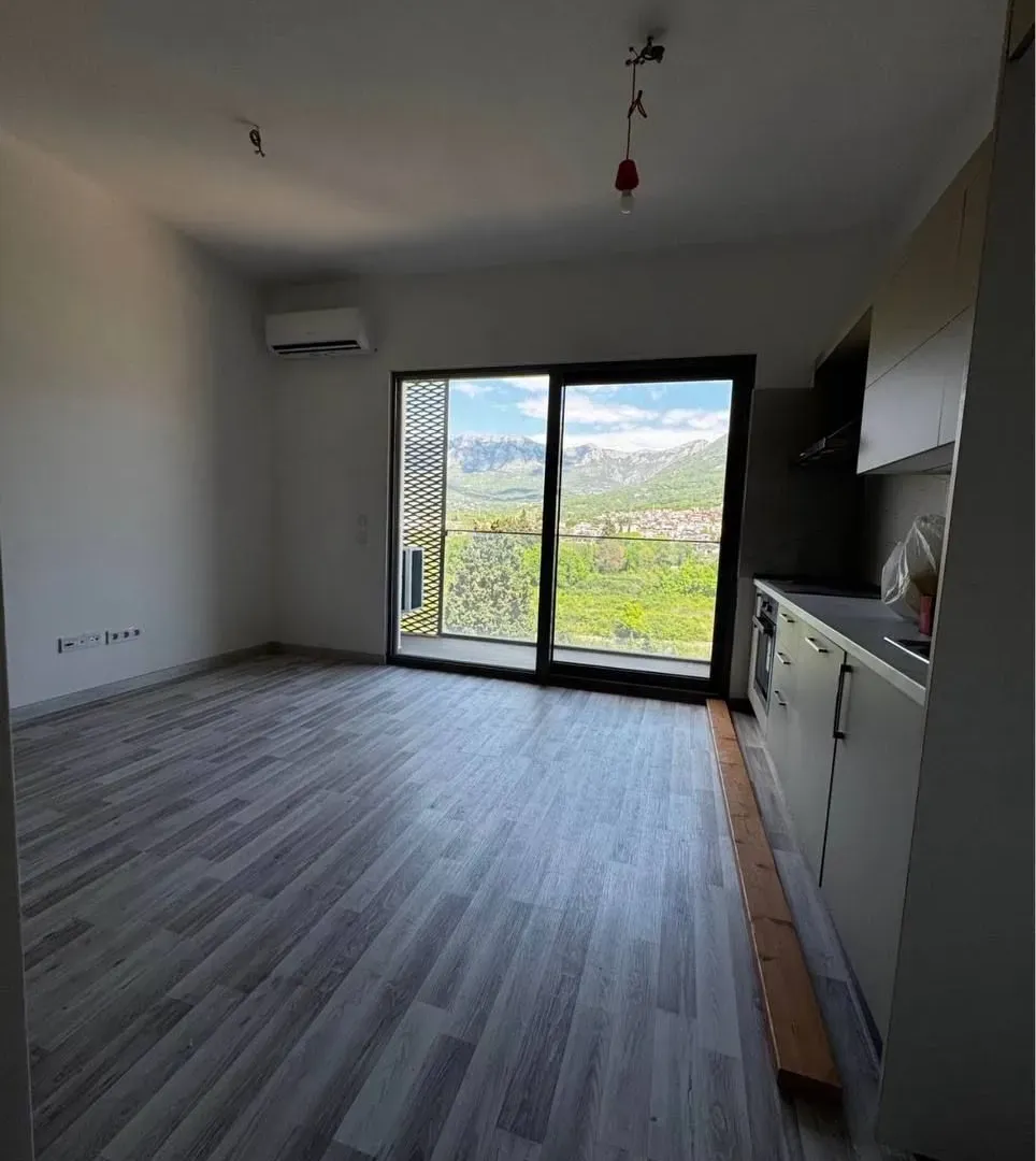 Prodaja, jednosoban stan, 43m², Centar, Bar