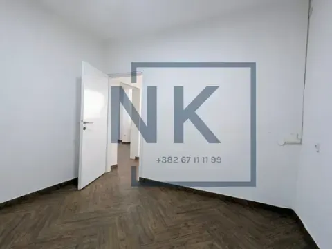 Izdavanje, poslovni prostor, 50m², Centar, Podgorica - image 4