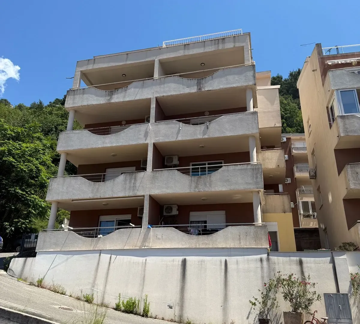 Sale, one bedroom apartment, 53m², Podkošljun, Budva