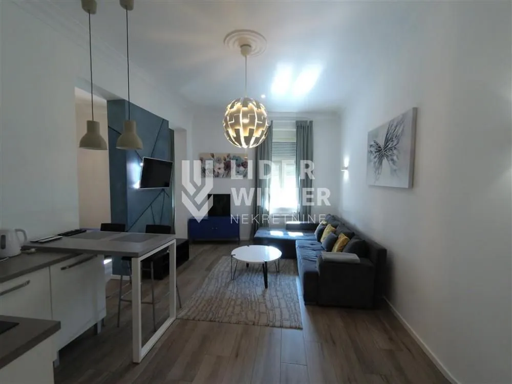 Izdavanje, trosoban stan, 62m², Stari Grad, Beograd
