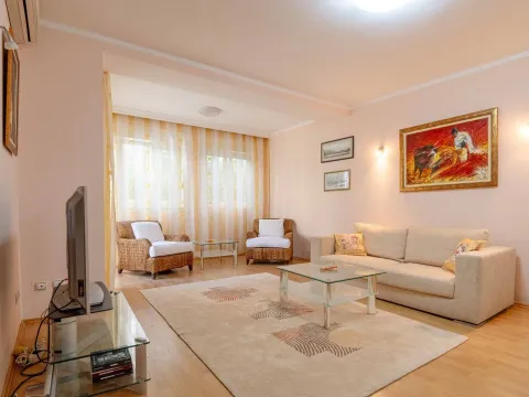 Sale, two bedroom apartment, 80m², Budva, Crna Gora - image 3