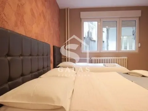 Izdavanje, trosoban stan, 85m², Savski Venac, Beograd - image 11