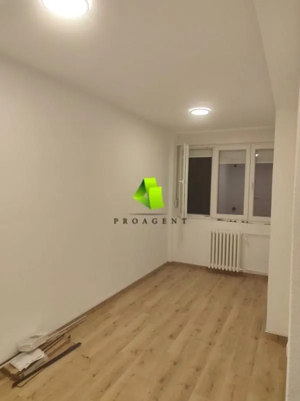 Izdavanje, poslovni prostor, 30m², Centar, Kruševac