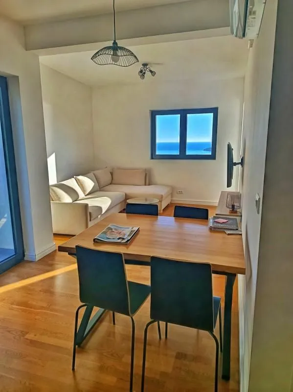 Sale, two bedroom apartment, 54m², Bečići, Budva