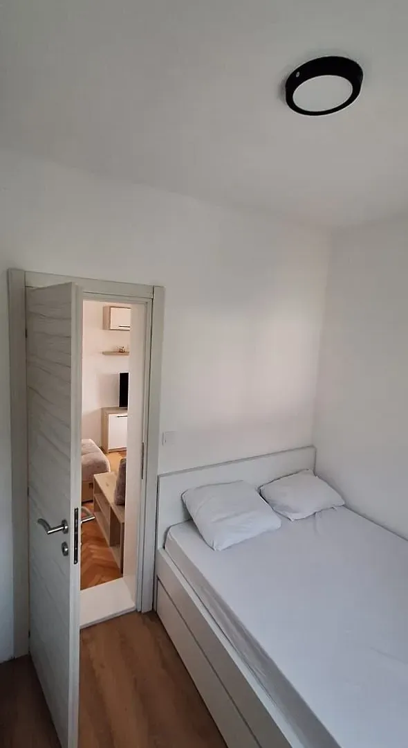 Rent, two bedroom apartment, 80m², Tripovići, Tivat